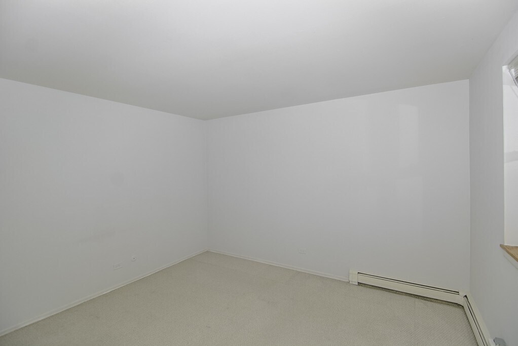 Building Photo - 675 W Wrightwoode