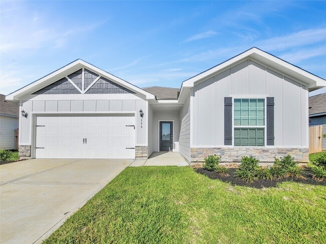 Primary Photo - 305 Grayson Baw Ln