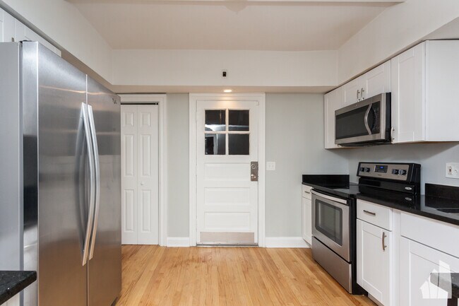 Building Photo - 6149 N Talman Ave