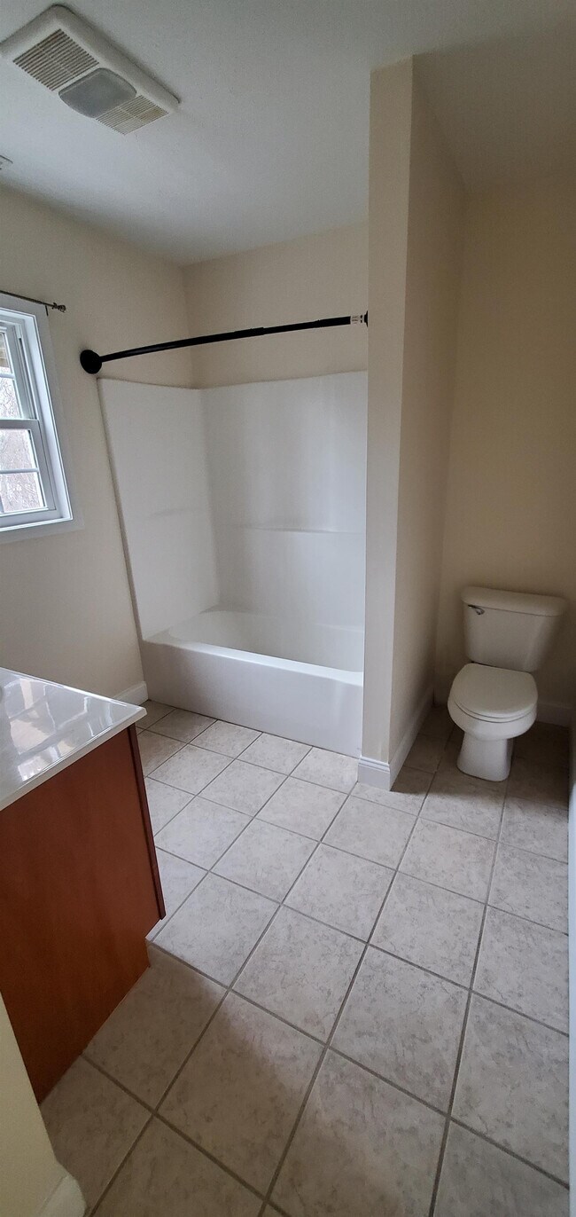 Building Photo - 172 Beth Ln