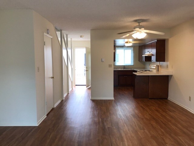 Building Photo - 21107 Victor St