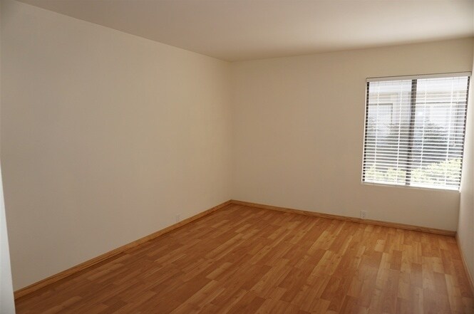 Building Photo - 3918 Camino Calma