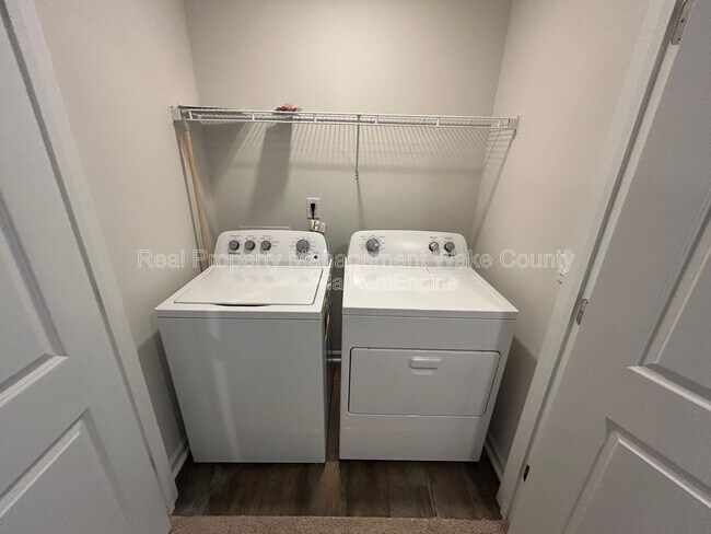 Building Photo - 8515 Beckett Chase Wy