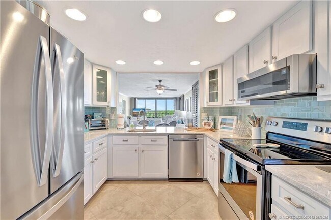 Building Photo - 10000 S Ocean Dr