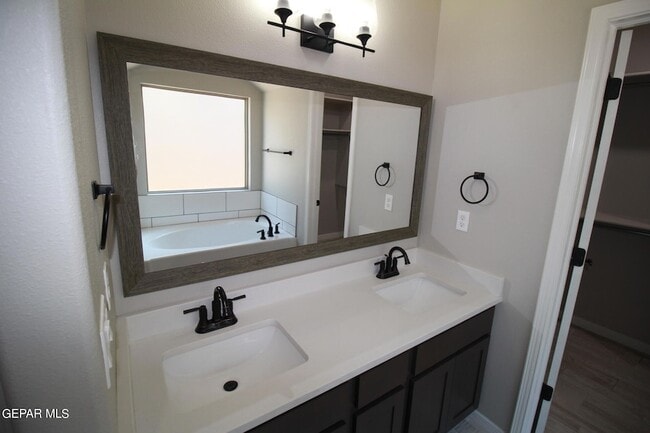 Building Photo - 509 Cedarwood Ave