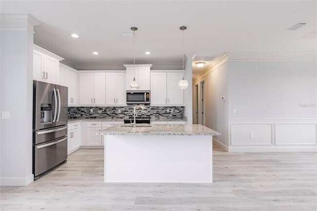 Building Photo - 236 Long Meadow Ln S