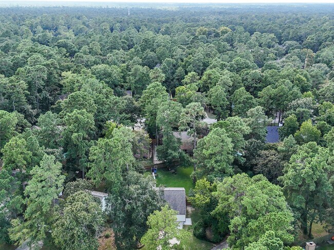 Building Photo - 7 Rockridge Ct