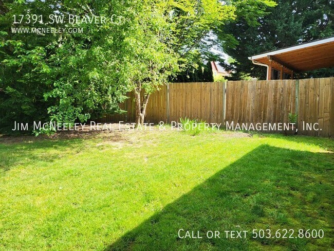 Building Photo - 17391 SW Beaver Ct