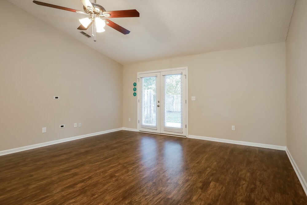 Building Photo - 1563 Bay Harbor Dr