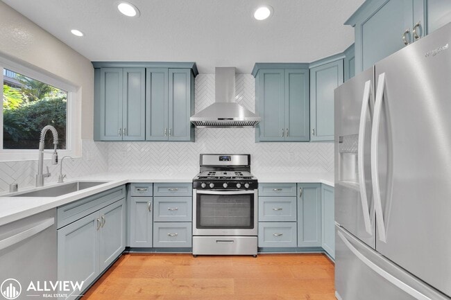 Building Photo - Gated Cimarron 3 Bed/ 2 Bath Home with Garage & Community Amenities