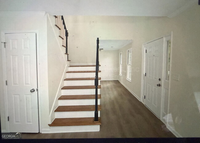 Building Photo - 401 Vardon Way
