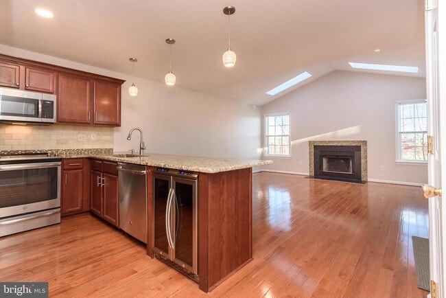 Building Photo - 521 Dogwood Dr