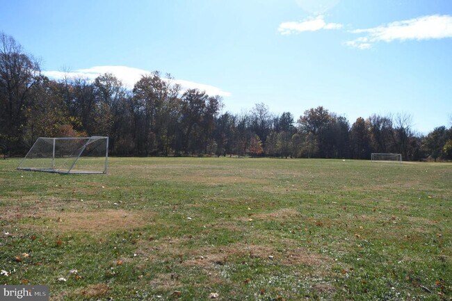 Building Photo - 7812 Briardale Terrace