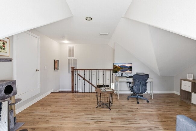 Building Photo - 43 Regency Pt