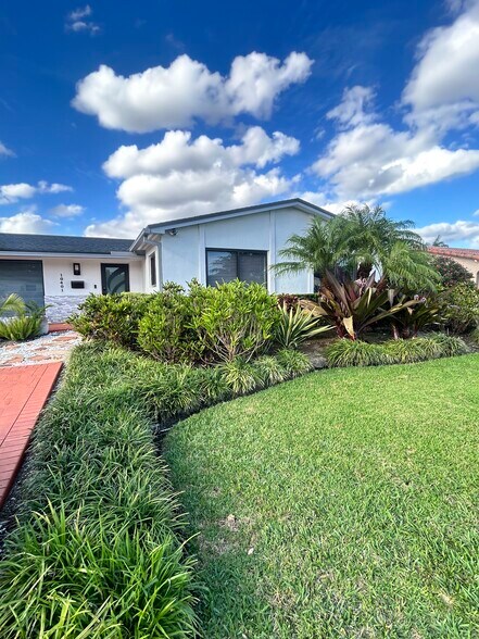 Building Photo - 10401 SW 93rd St