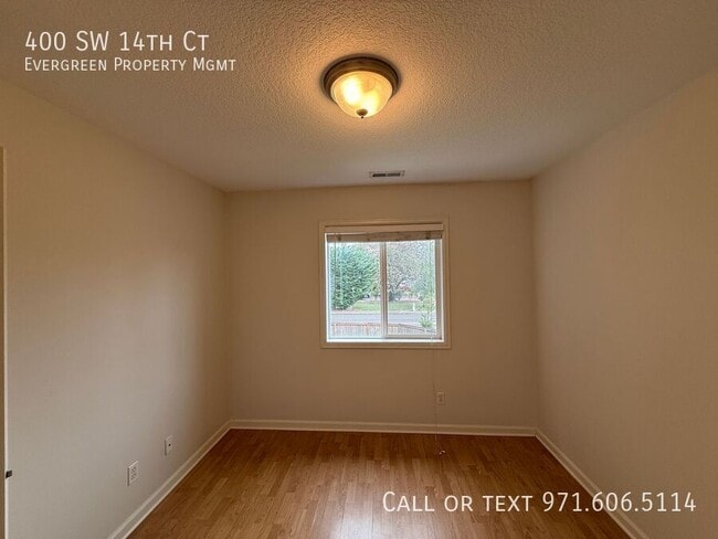 Building Photo - 400 SW 14th Ct