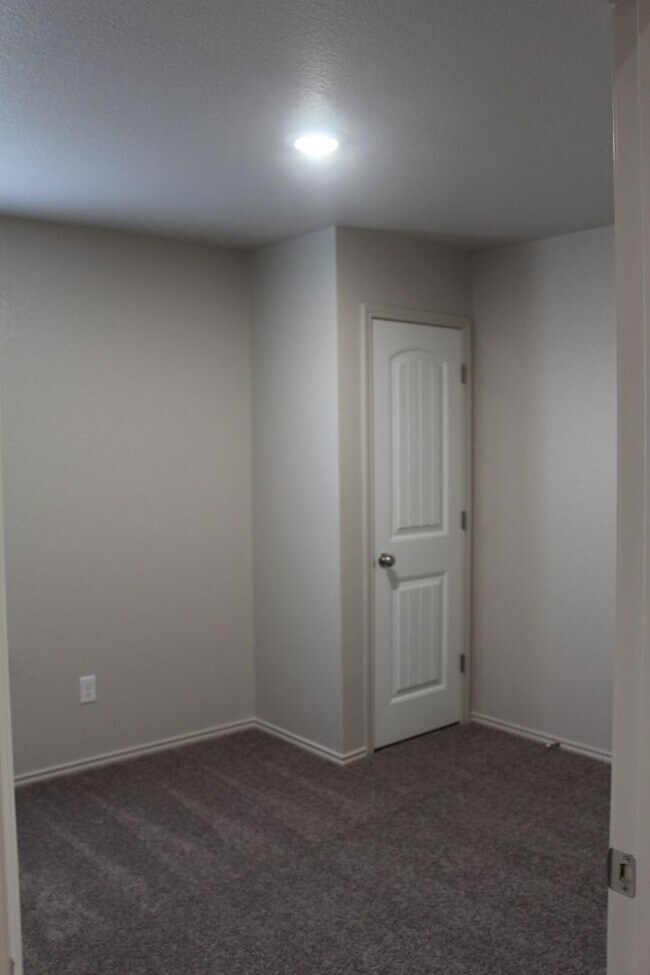 Building Photo - 2420 FM 1113