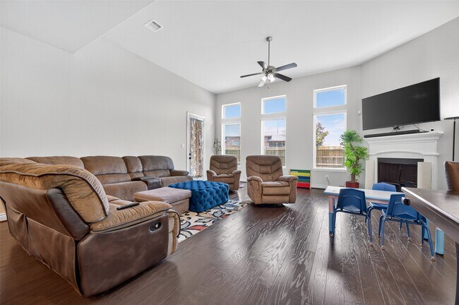 Building Photo - 4947 Thunder Creek Ln