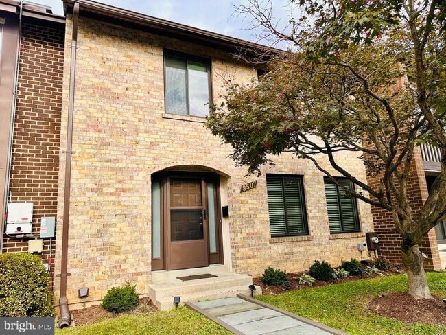 Building Photo - 9507 Briar Glenn Way