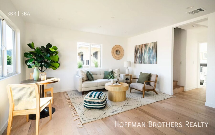 Building Photo - 2681 Roseview Ave