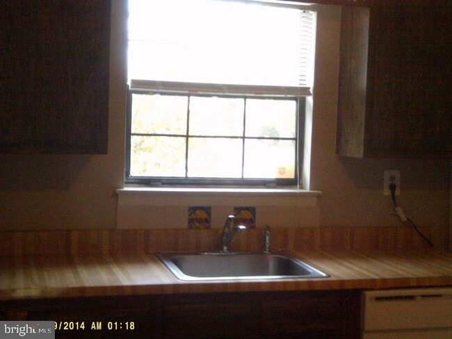 Building Photo - 1004 Victoria Ct