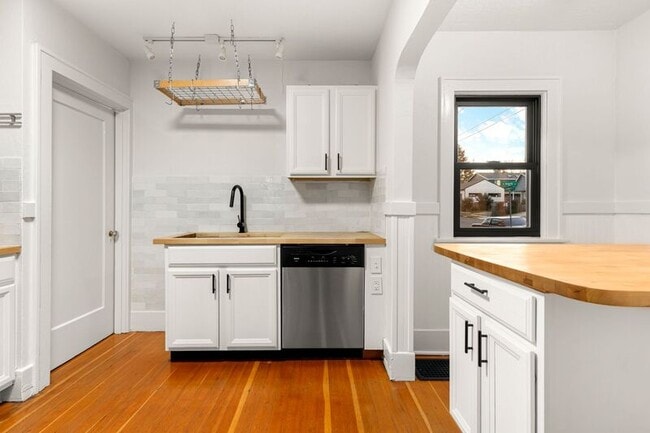 Building Photo - 8606 N Seward Ave