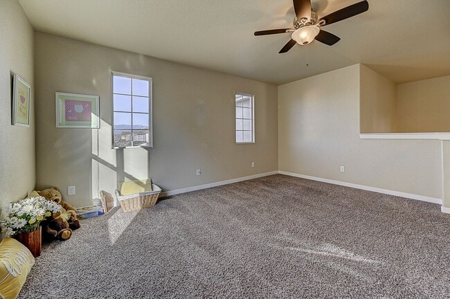 Building Photo - HUGE SIX (6!!!) BD HOME IN LORSON RANCH!