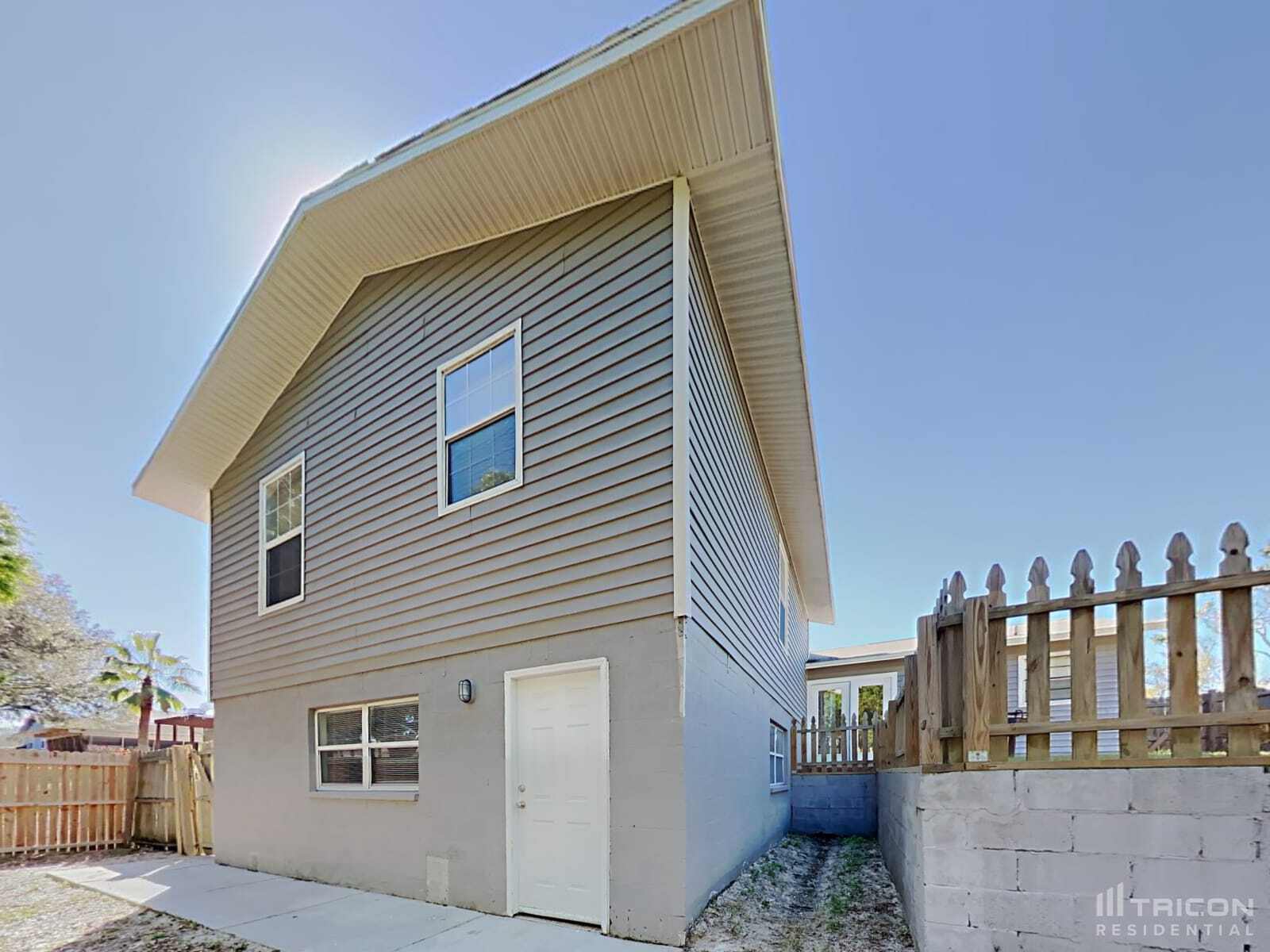 Building Photo - 705 Crimson King Trce