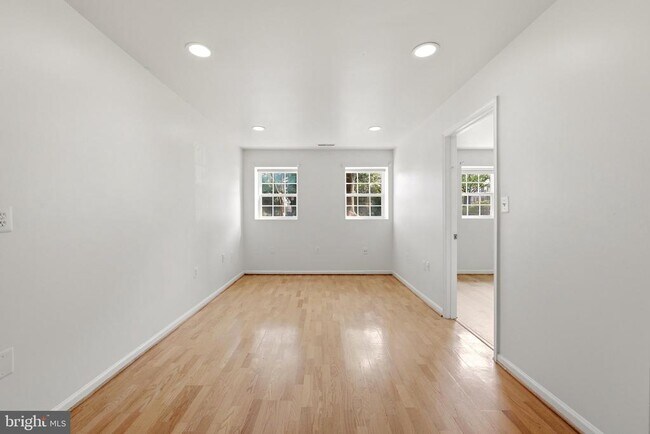 Building Photo - 45805 Marlane Terrace