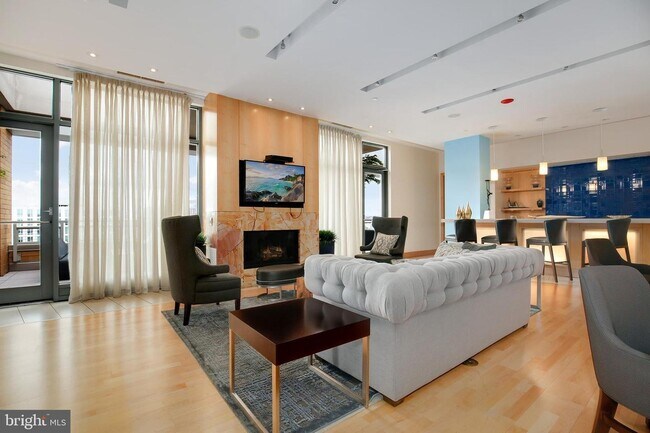 Building Photo - 440 L St NW