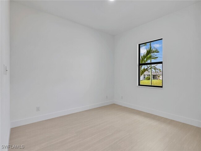 Building Photo - 1624 NW 9th Ave