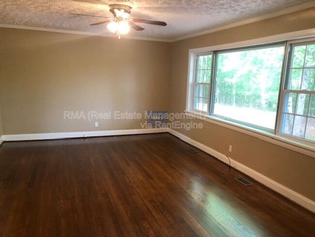 Building Photo - 17025 Wildwood Rd