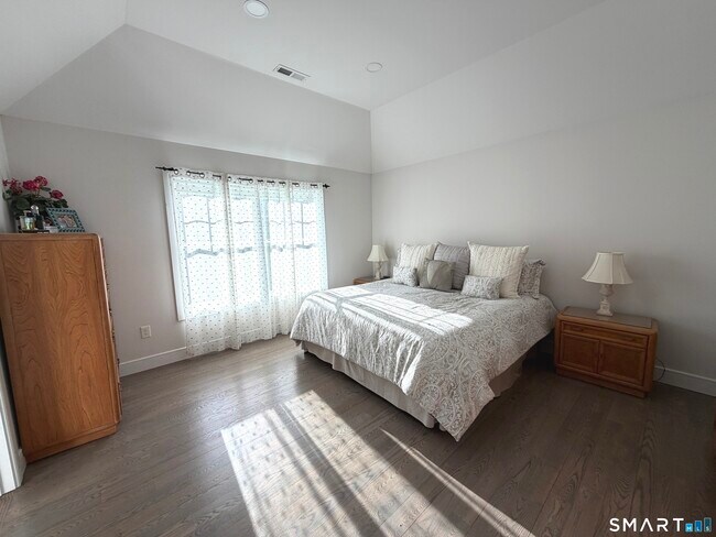 Building Photo - 28 Jefferson Ave