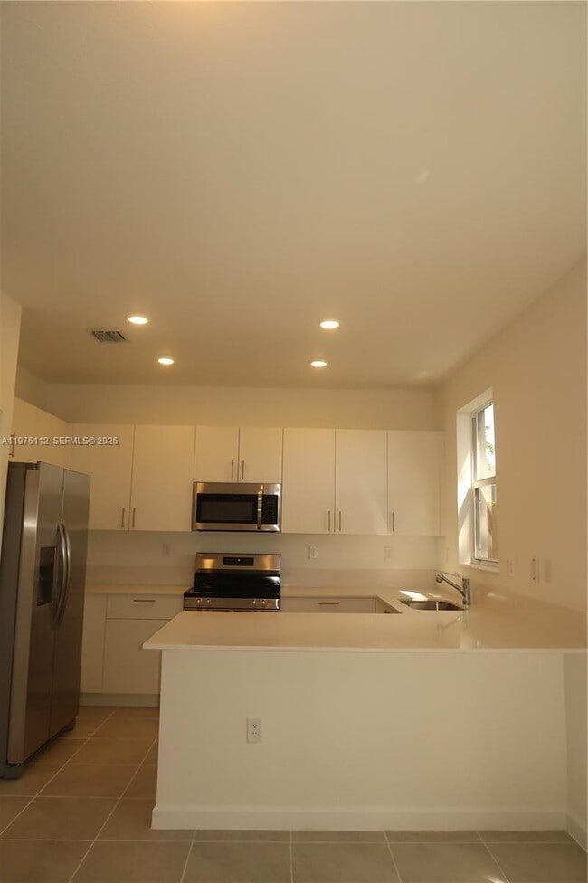 Building Photo - 1509 SE 27th Rd