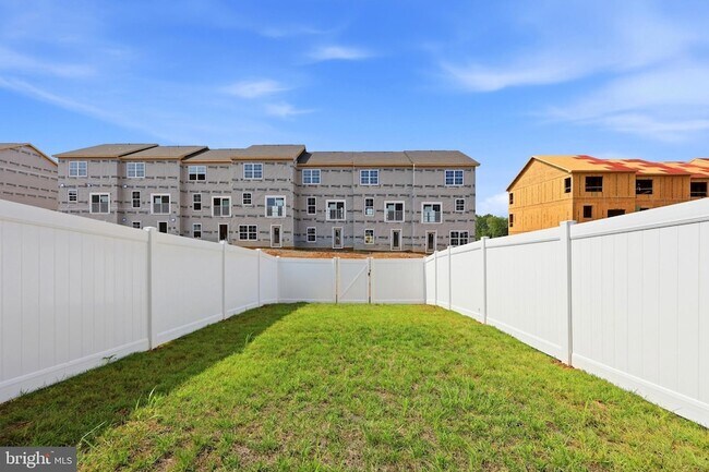 Building Photo - 432 Seeback Dr