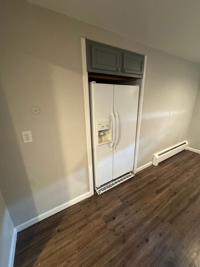 Building Photo - Remodeled 2 Bed, 1 Bath Condo in the Goldsmith Neighborhood!