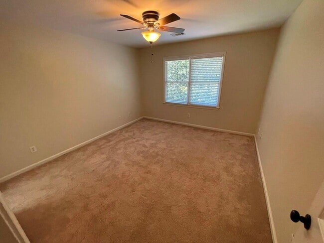 Building Photo - 510 Stonebrook Farms Dr