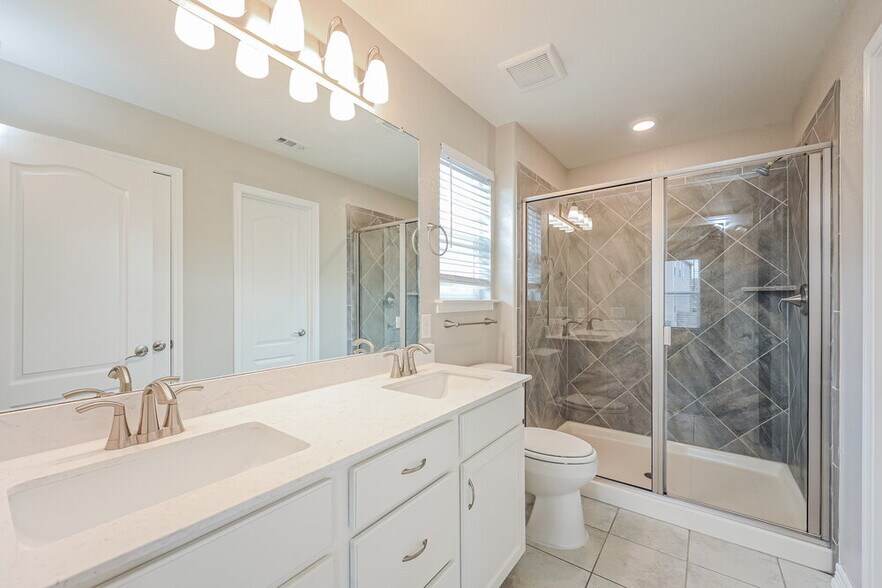 Building Photo - 14619 Jocasta Dr