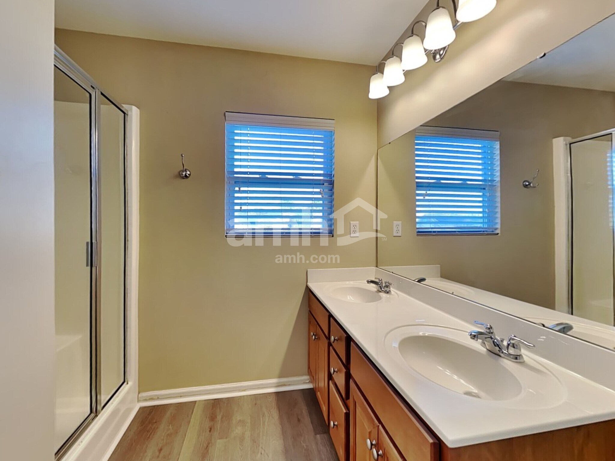 Building Photo - 241 Emerald Isle Dr