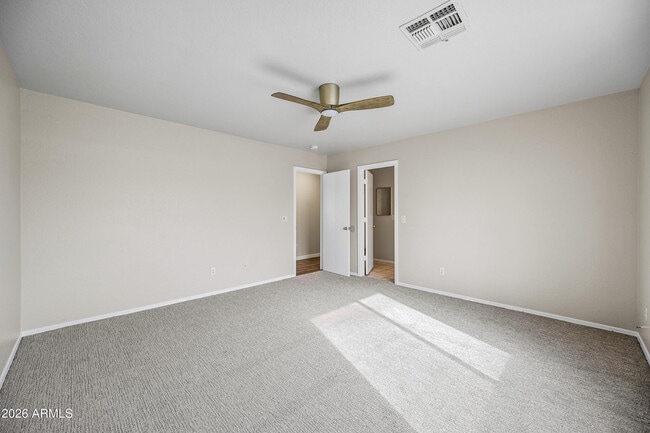 Building Photo - 4032 N 14th Pl