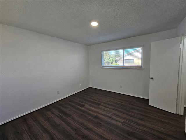 Building Photo - 2400 Meadow Creek Dr