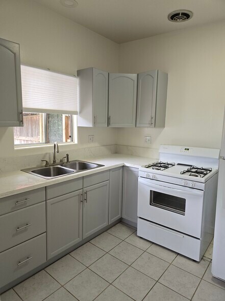 Building Photo - 708 Palisade St