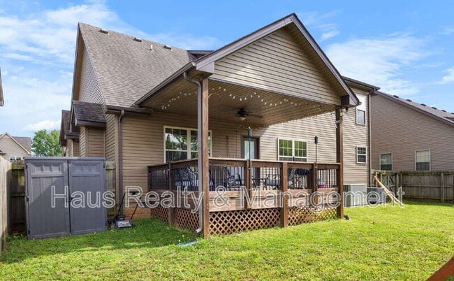 Building Photo - 752 Cavalier Dr