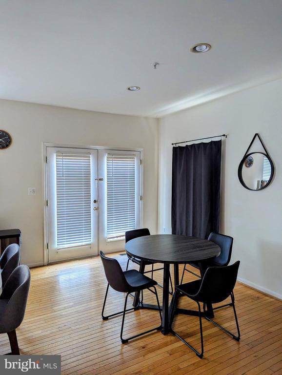 Building Photo - 2701 Summers Ridge Dr