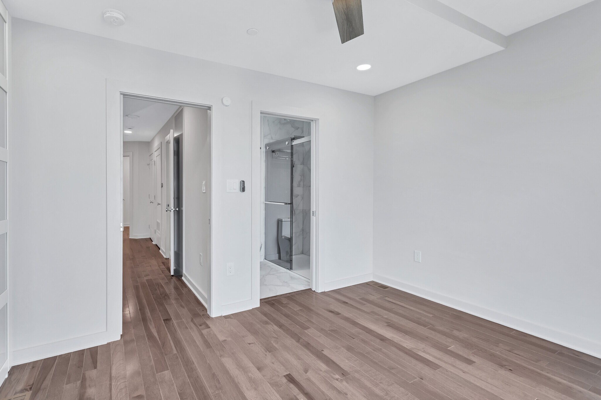 Building Photo - 909 I St NE