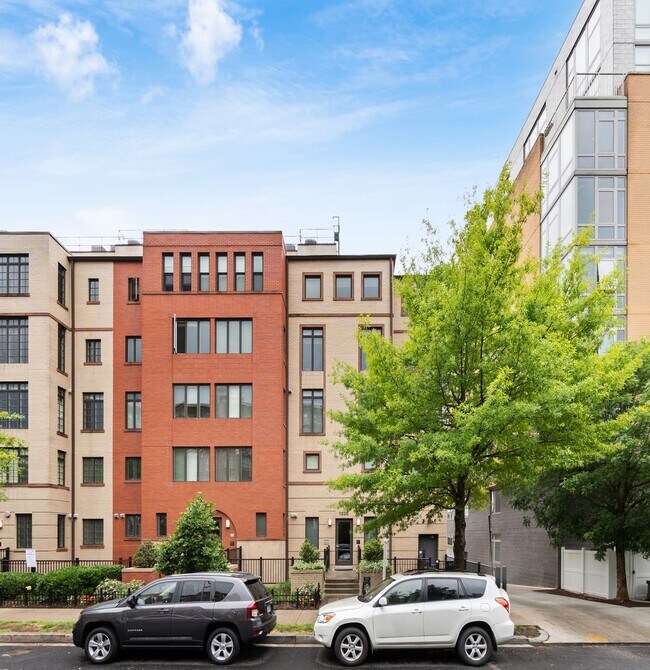 Building Photo - 1336 Belmont St NW
