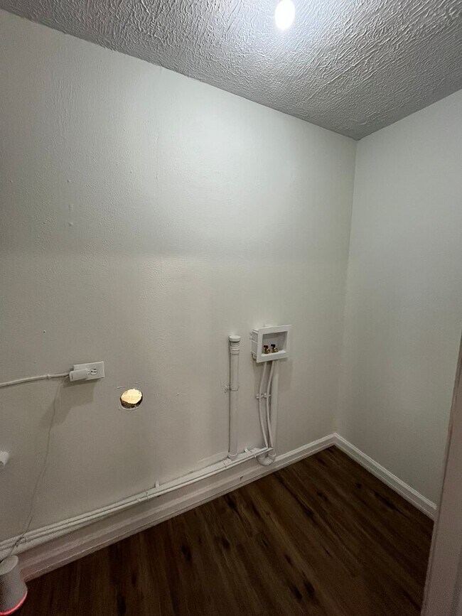 Building Photo - Beautifully Renovated 3-Bedroom Ranch with Open Floor Plan & 2-Car Garage