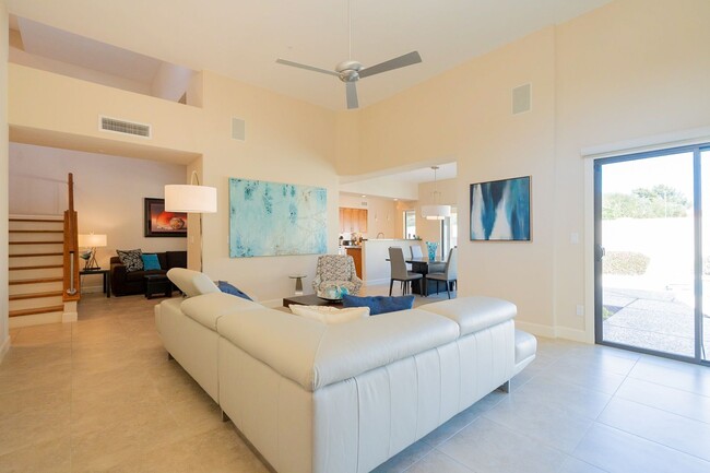 Building Photo - PRIVATE POOL - 2 BEDROOMS PLUS DEN