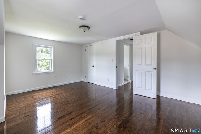 Building Photo - 118 Bryden Terrace