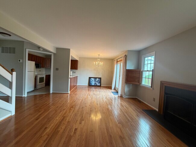 Building Photo - 727 Jacques Cir